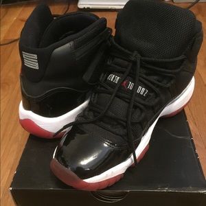 AIR JORDAN RETRO 11  SIZE 4 GS